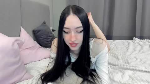 Snapshot of ariel_rouse chatting on 03/05/25, 07:27 Ariel online show from 03/05/25, 07:27