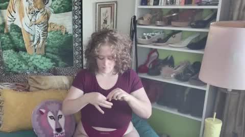 Snapshot of arielabai chatting on 11/04/25, 04:06 Arielle Ari online show from 11/04/25, 04:06