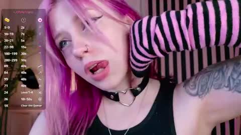 Ariel online show from 06/25/26, 04:11