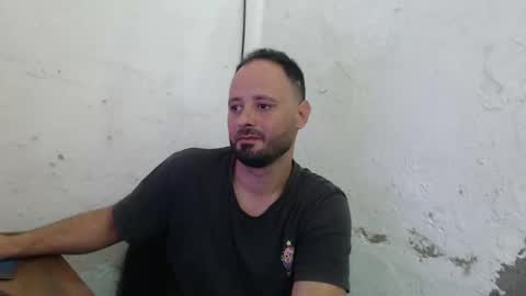 Snapshot of arield85 chatting on 11/29/25, 03:26 Ariel online show from 11/29/25, 03:26