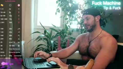 Ariel online show from 06/25/26, 12:09