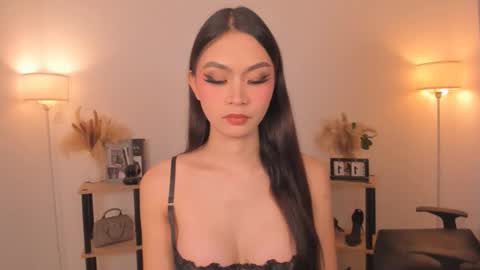 Snapshot of ariellaarida69 chatting on 02/24/26, 01:20 MIRA GREYSON online show from 02/24/26, 01:20