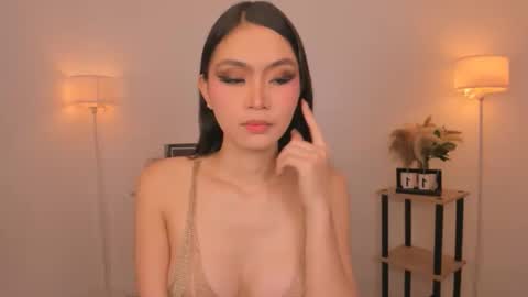 Snapshot of ariellaarida69 chatting on 03/26/26, 11:27 MIRA GREYSON online show from 03/26/26, 11:27