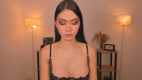 Snapshot of ariellaarida69 chatting on 04/02/26, 11:41 MIRA GREYSON online show from 04/02/26, 11:41