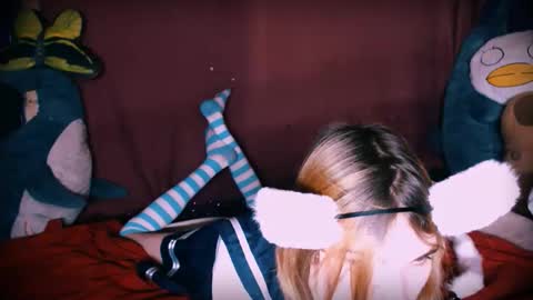 Snapshot of arielpinkcat chatting on 11/19/25, 05:57 arielpinkcat online show from 11/19/25, 05:57