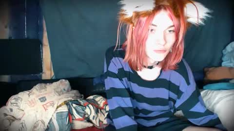 Snapshot of arielpinkcat chatting on 12/15/25, 01:21 arielpinkcat online show from 12/15/25, 01:21