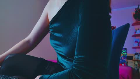 arielstonks_lovee online show from 01/07/25, 05:01