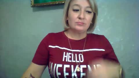 ArielXLoveresss online show from 10/19/25, 06:58