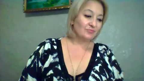 ArielXLoveresss online show from 10/30/25, 08:31