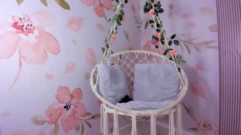 Snapshot of arietta_skinny chatting on 02/01/26, 12:04 Arietta online show from 02/01/26, 12:04