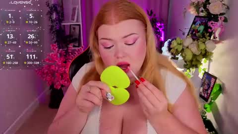 Snapshot of ariettaheart chatting on 08/09/26, 11:04 Adele online show from 08/09/26, 11:04