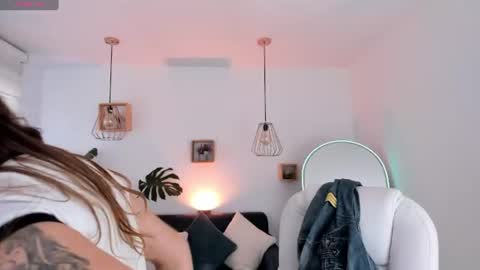 Ari  online show from 06/23/26, 07:45