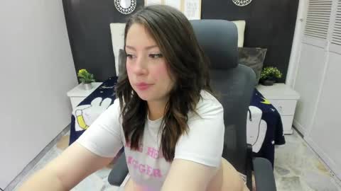 Snapshot of arii_rosse chatting on 05/30/26, 04:59 Ari online show from 05/30/26, 04:59