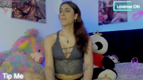 Snapshot of arii_scorpion chatting on 05/13/26, 10:17 Ariana Forero ---- independet model online show from 05/13/26, 10:17