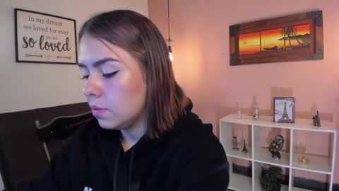 Snapshot of ariianabaker chatting on 02/18/25, 12:49  Arianna  online show from 02/18/25, 12:49