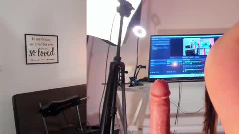Snapshot of ariianabaker chatting on 02/20/25, 02:02  Arianna  online show from 02/20/25, 02:02