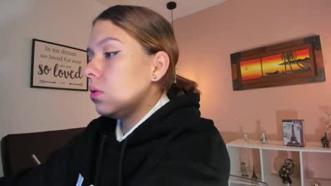 Snapshot of ariianabaker chatting on 02/26/25, 11:41  Arianna  online show from 02/26/25, 11:41