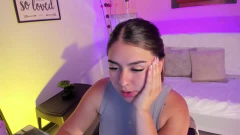 Snapshot of ariianabaker chatting on 10/18/25, 04:19  Arianna  online show from 10/18/25, 04:19