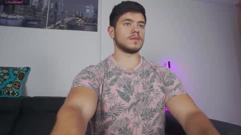 Snapshot of arilass chatting on 11/14/25, 02:27 A n g e l f r o m H e l l online show from 11/14/25, 02:27