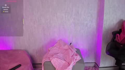 Ariel online show from 11/21/25, 12:15