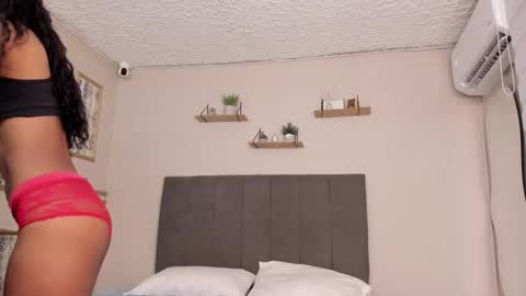 Snapshot of aris_emma chatting on 10/26/25, 07:20 Aris Emma online show from 10/26/25, 07:20