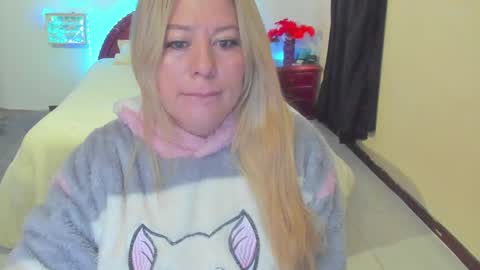 arisha_katy1 online show from 03/02/25, 11:50