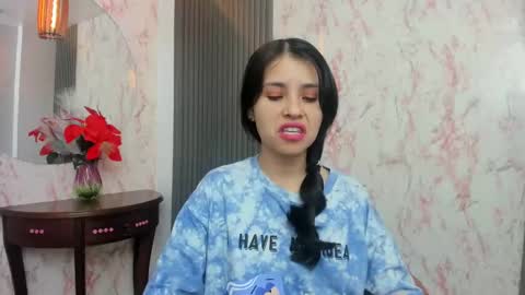 arisha_lee2 online show from 01/09/25, 12:41