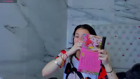 arisha_lee2 online show from 06/12/26, 01:26