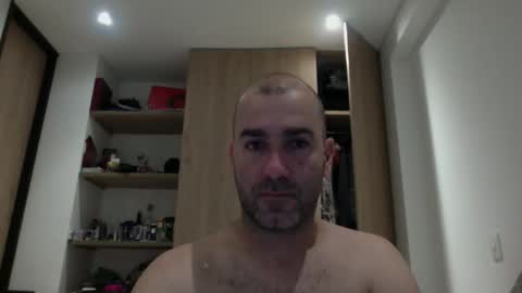 Snapshot of aristi11 chatting on 12/18/25, 04:40 aristi11 online show from 12/18/25, 04:40