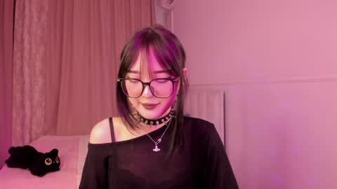 Snapshot of ariya_star chatting on 04/08/26, 02:17 Ariya online show from 04/08/26, 02:17