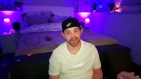 Nutter Butter online show from 11/25/25, 04:45