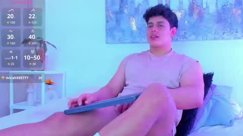 Snapshot of arminjones1 chatting on 11/28/25, 05:32 online show from 11/28/25, 05:32