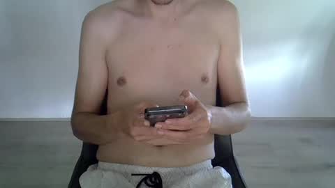 Snapshot of arnoanro chatting on 06/18/26, 03:49 arnoanro online show from 06/18/26, 03:49