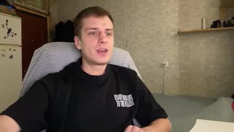 Snapshot of arnolngang chatting on 03/24/26, 12:10 arnolngang online show from 03/24/26, 12:10