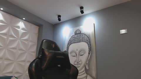 Arohom Lester online show from 10/22/25, 11:10