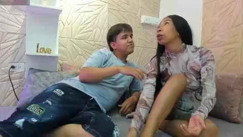 Snapshot of aron_alexa chatting on 11/28/25, 01:41 Alexa Aron online show from 11/28/25, 01:41