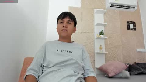 Snapshot of aron_alexa chatting on 12/16/25, 09:09 Alexa Aron online show from 12/16/25, 09:09