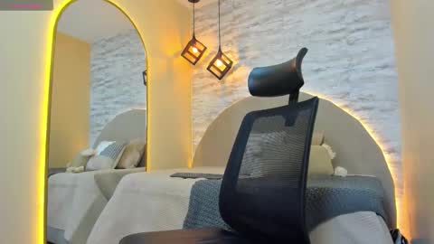 Snapshot of aron_bolt chatting on 11/08/25, 01:06 ARON BOLT online show from 11/08/25, 01:06