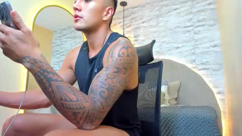 Snapshot of aron_bolt chatting on 11/09/25, 10:08 ARON BOLT online show from 11/09/25, 10:08