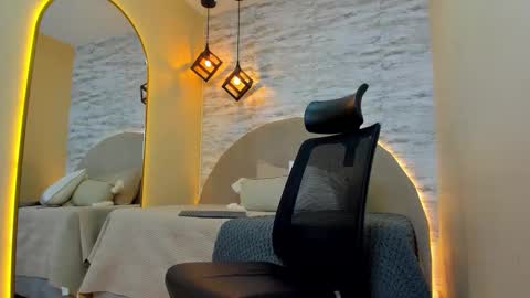 Snapshot of aron_bolt chatting on 11/14/25, 01:48 ARON BOLT online show from 11/14/25, 01:48