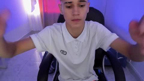 Aaron online show from 11/15/25, 07:43