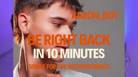 Snapshot of aron_boyy chatting on 12/22/25, 07:44 Aaron online show from 12/22/25, 07:44