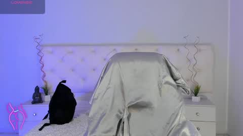 Aron cruz  online show from 12/11/24, 02:00