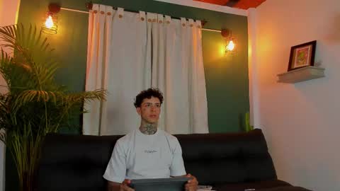 Snapshot of aron_ford chatting on 10/31/25, 03:29 Aron ford online show from 10/31/25, 03:29