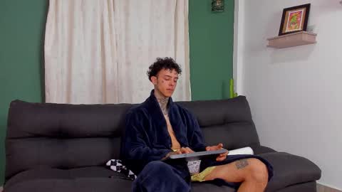 Snapshot of aron_ford chatting on 11/05/25, 07:52 Aron ford online show from 11/05/25, 07:52