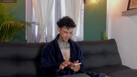 Snapshot of aron_ford chatting on 11/08/25, 12:27 Aron ford online show from 11/08/25, 12:27