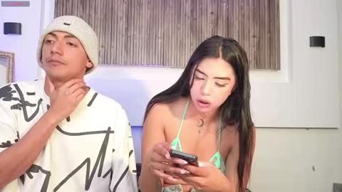 Snapshot of aron_gomez chatting on 09/25/25, 02:59 aron online show from 09/25/25, 02:59