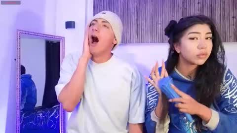 Snapshot of aron_gomez chatting on 09/29/25, 04:17 aron online show from 09/29/25, 04:17