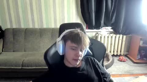 Snapshot of aron_neall chatting on 10/29/25, 08:49 biggest penis online show from 10/29/25, 08:49