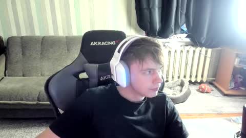 Snapshot of aron_neall chatting on 10/31/25, 07:20 biggest penis online show from 10/31/25, 07:20